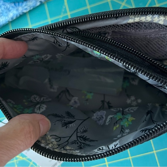 Vera Bradley Lighten Up compact organizer - Picture 4 of 5